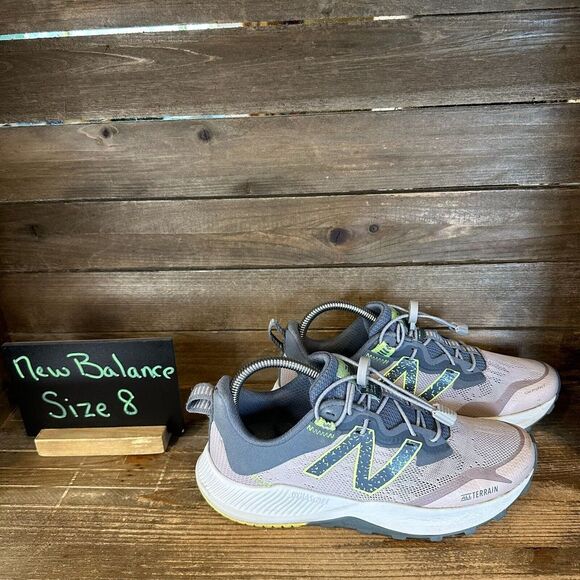 Womens New Balance Dynasoft Nitrel V4 Athletic Trail Sneakers Shoes Size 8 B GUC - Picture 1 of 7